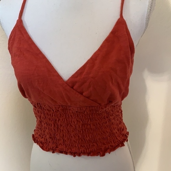 Me to We cropped tank top - Picture 2 of 6